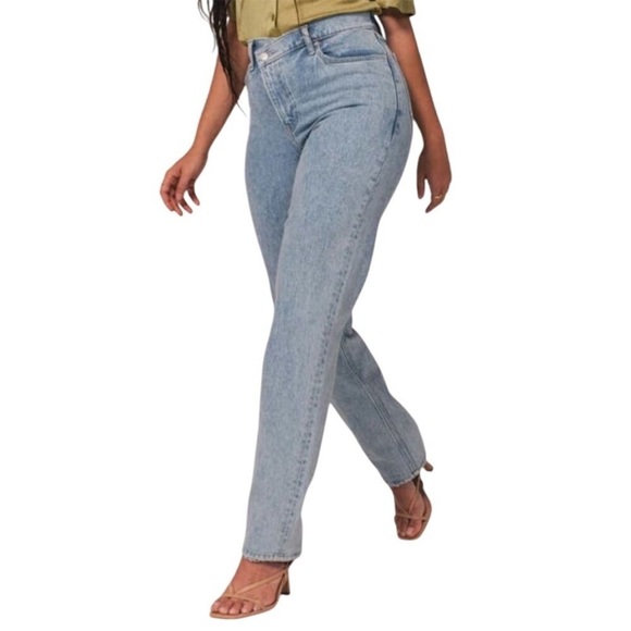 Abercrombie and Fitch The 90s Straight Ultra High Rise Jeans Medium Wash 28/6 - Picture 3 of 8